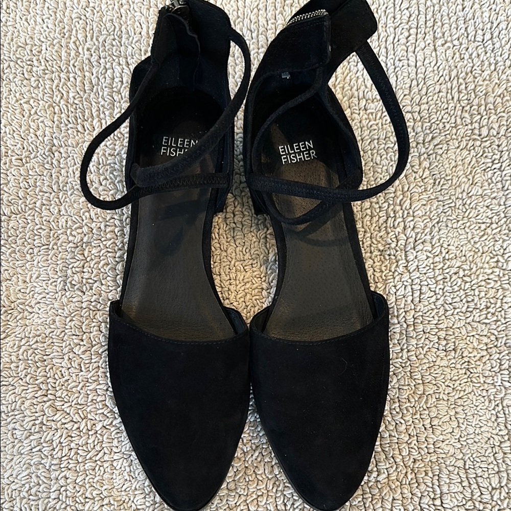 EILEEN FISHER Vero Cuoio Black Flats with Elegant Pointed Toe
